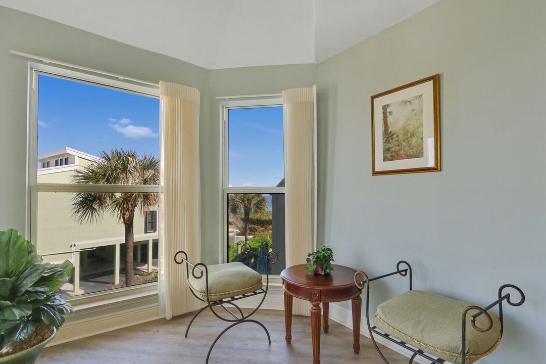 For Rent: $4,000 (2 beds, 2 baths, 1825 Square Feet)