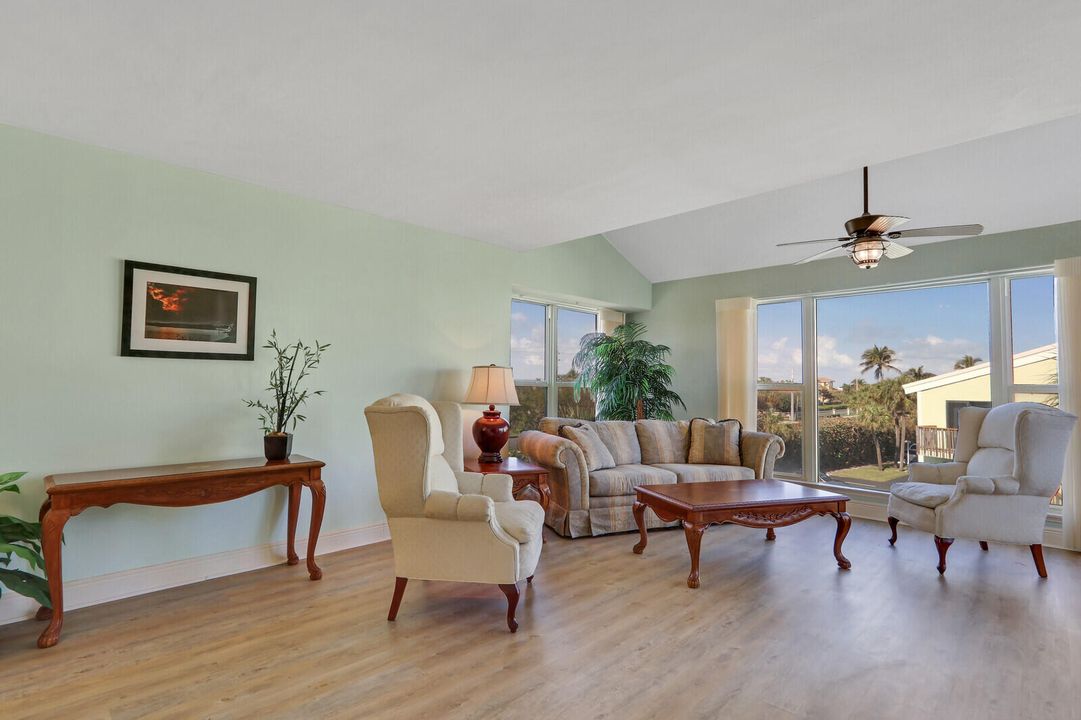 For Rent: $4,000 (2 beds, 2 baths, 1825 Square Feet)