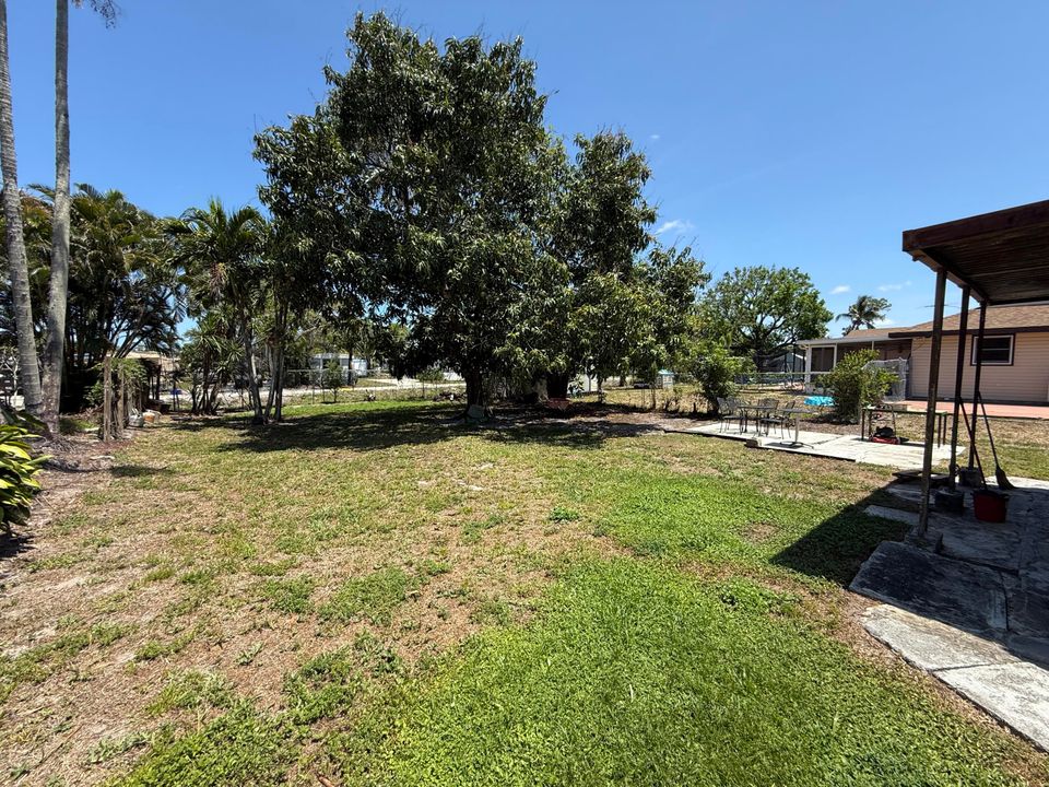 Active With Contract: $250,000 (3 beds, 1 baths, 840 Square Feet)