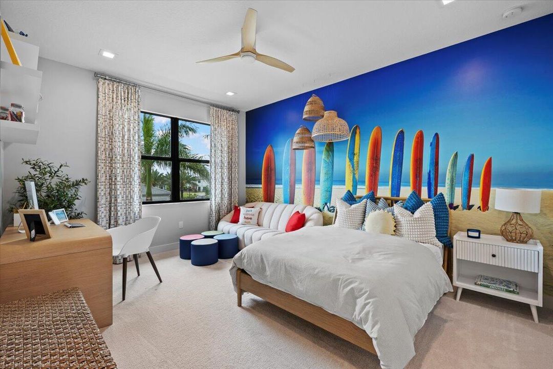 Под контрактом: $1,425,900 (4 спален, 5 ванн, 3656 Квадратных фут)