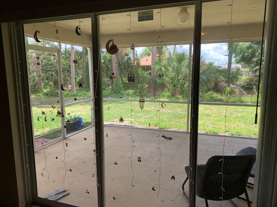 Activo con contrato: $375,000 (3 camas, 2 baños, 1975 Pies cuadrados)