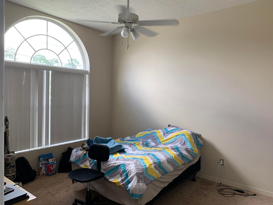 Activo con contrato: $375,000 (3 camas, 2 baños, 1975 Pies cuadrados)