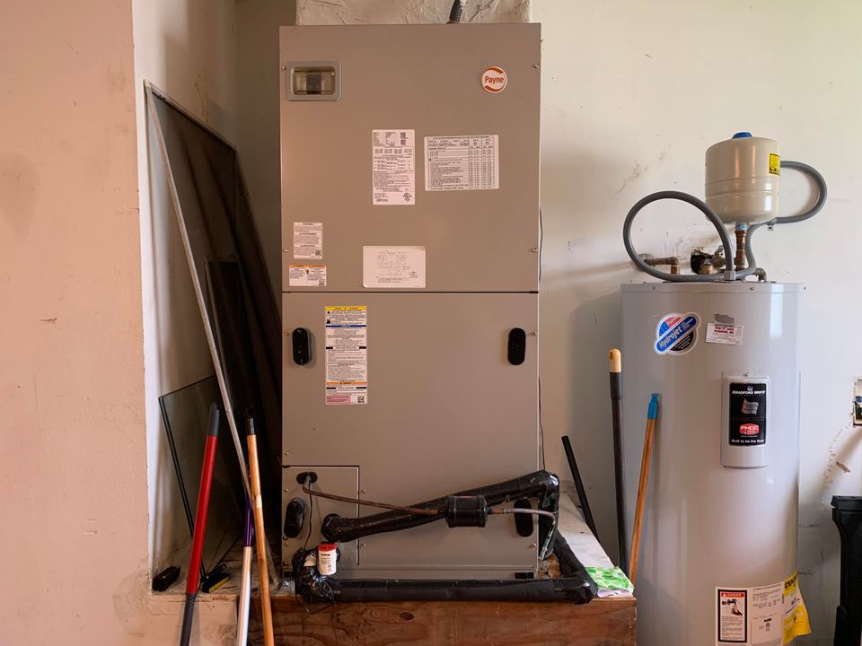 Activo con contrato: $375,000 (3 camas, 2 baños, 1975 Pies cuadrados)