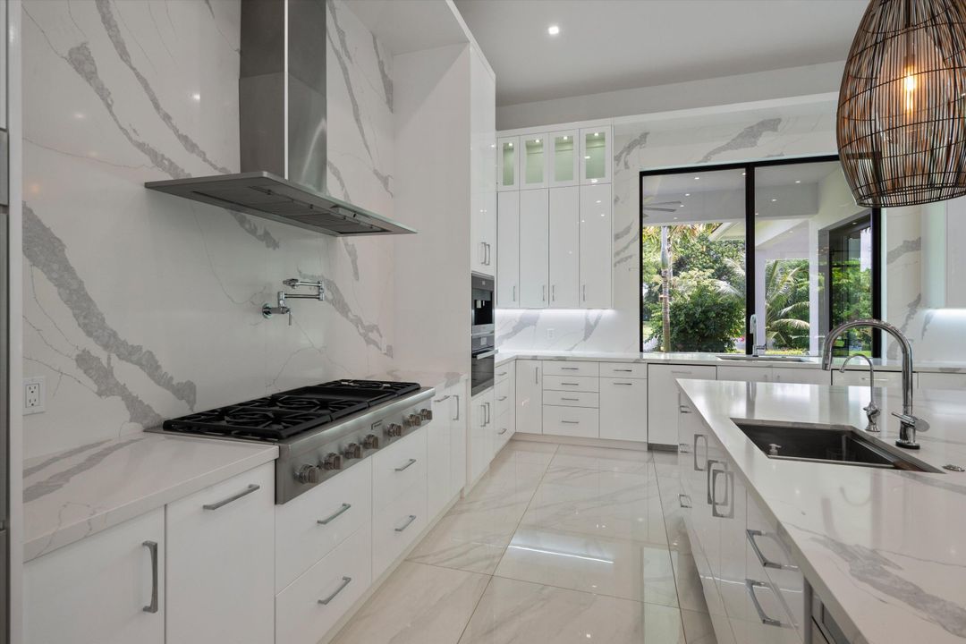 En Venta: $6,850,000 (5 camas, 6 baños, 7444 Pies cuadrados)