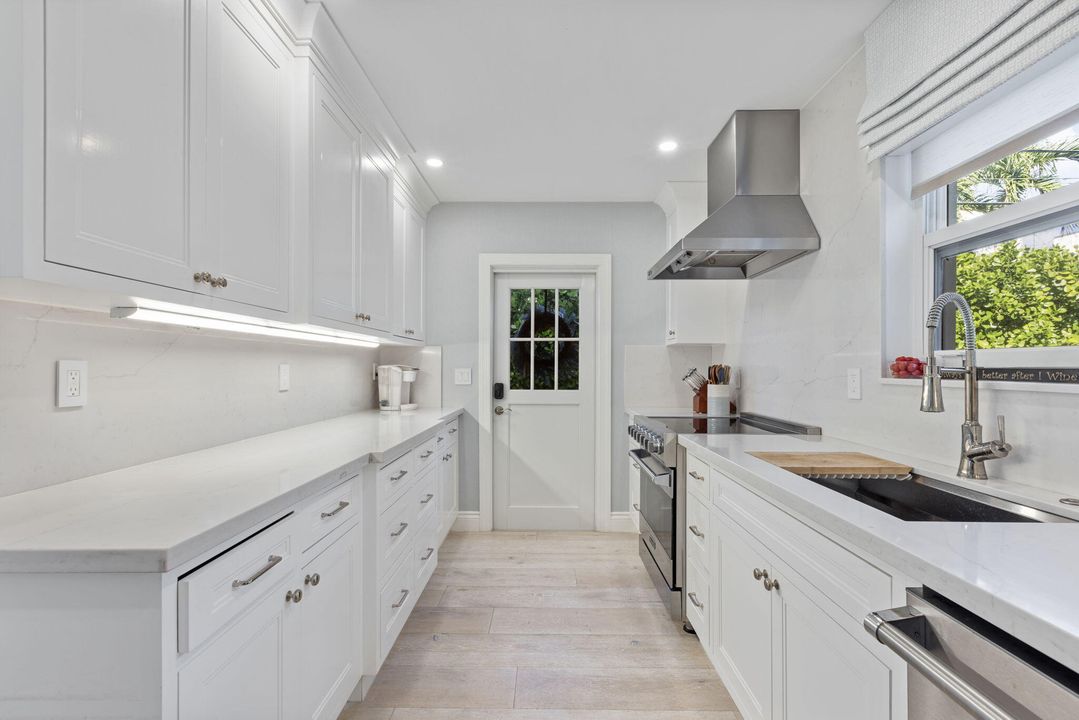 В аренду: $14,000 (3 спален, 2 ванн, 1559 Квадратных фут)