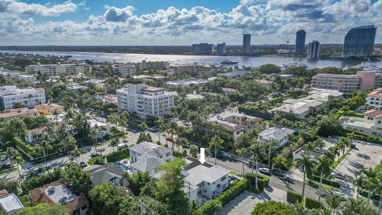 В аренду: $14,000 (3 спален, 2 ванн, 1559 Квадратных фут)