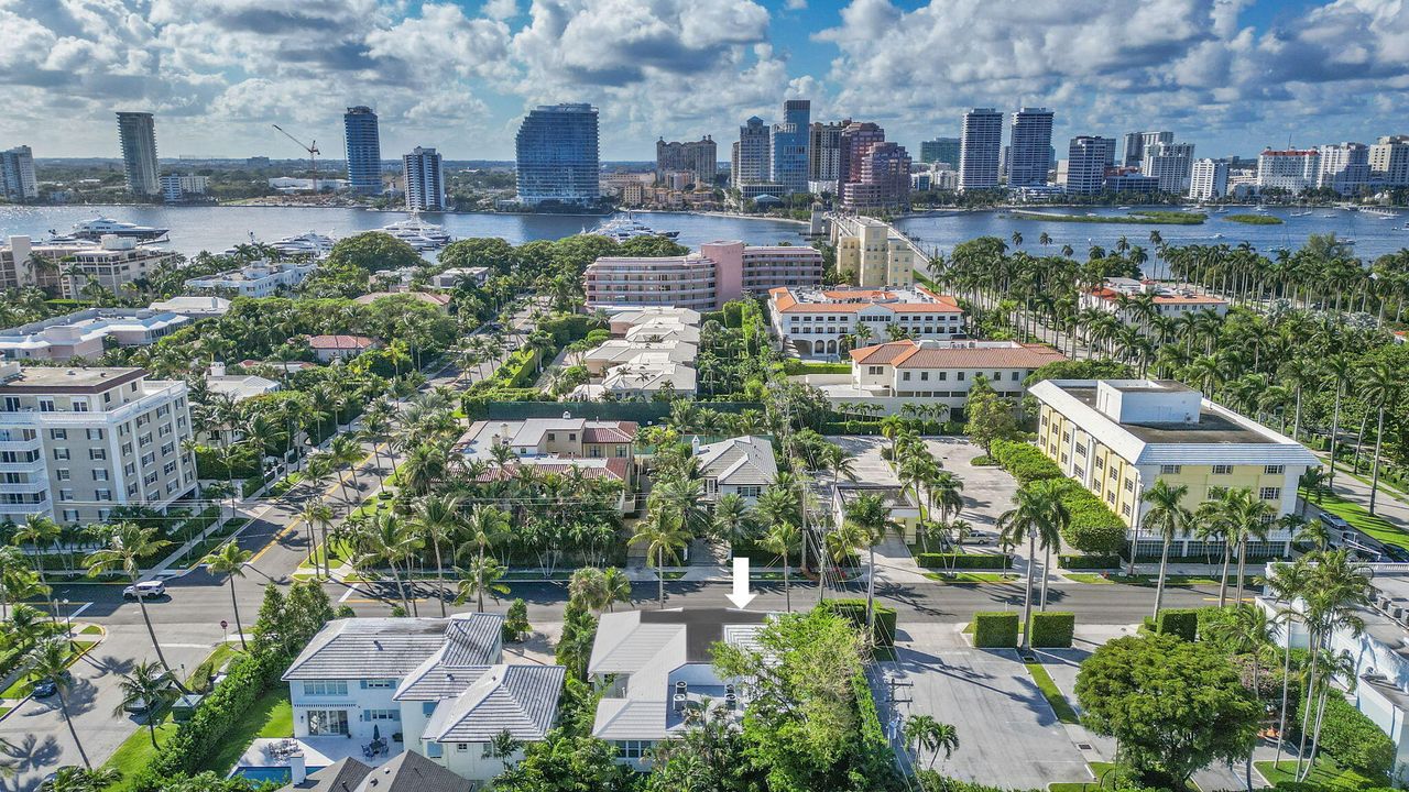 В аренду: $14,000 (3 спален, 2 ванн, 1559 Квадратных фут)