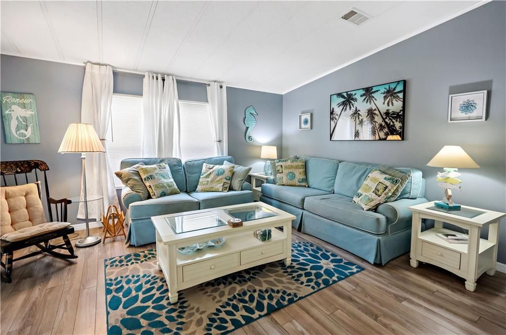 En Venta: $180,000 (2 camas, 2 baños, 940 Pies cuadrados)