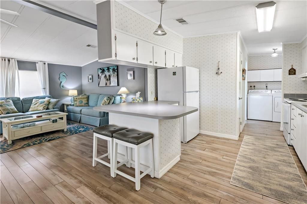 En Venta: $180,000 (2 camas, 2 baños, 940 Pies cuadrados)