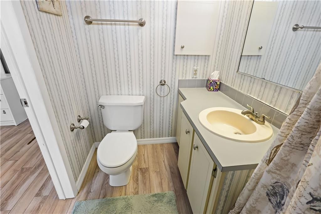 En Venta: $180,000 (2 camas, 2 baños, 940 Pies cuadrados)