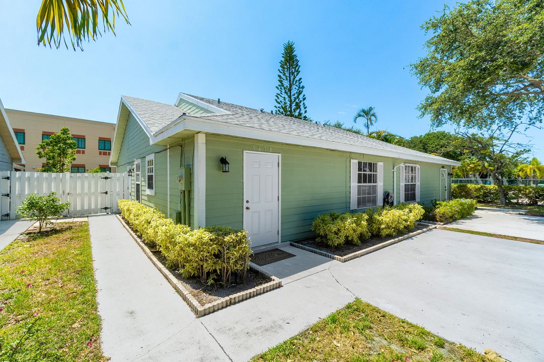 最近售出: $324,900 (2 贝兹, 2 浴室, 1100 平方英尺)