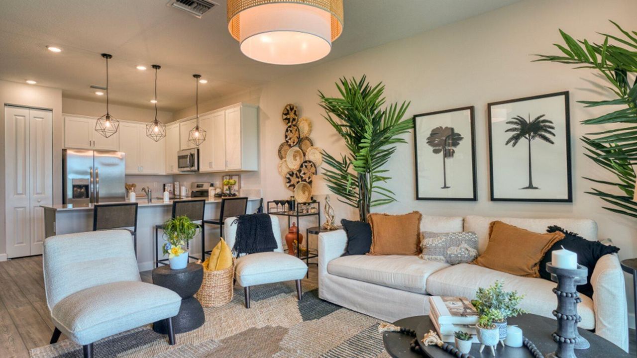 Active With Contract: $269,145 (2 beds, 2 baths, 1308 Square Feet)