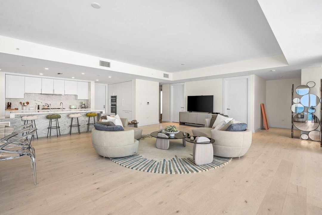 出租: $18,000 (2 贝兹, 3 浴室, 2608 平方英尺)