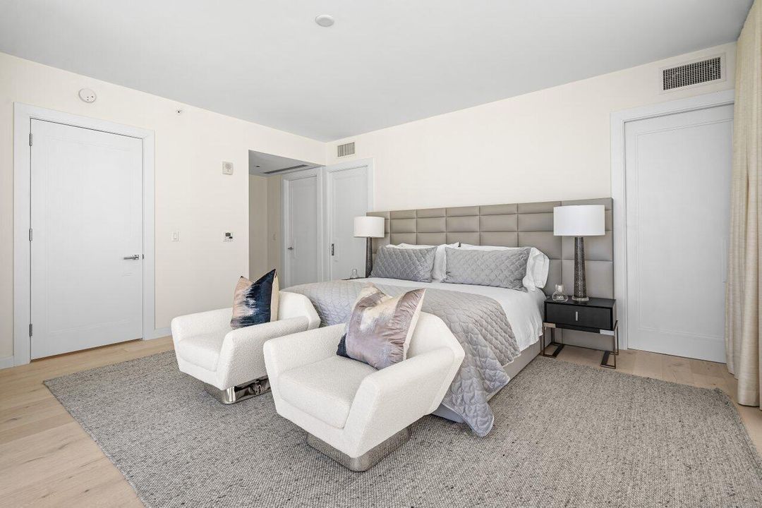 出租: $18,000 (2 贝兹, 3 浴室, 2608 平方英尺)