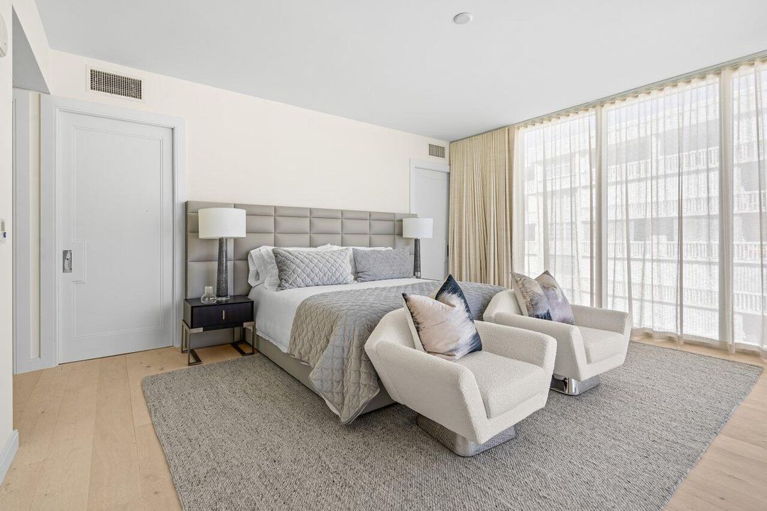 出租: $18,000 (2 贝兹, 3 浴室, 2608 平方英尺)