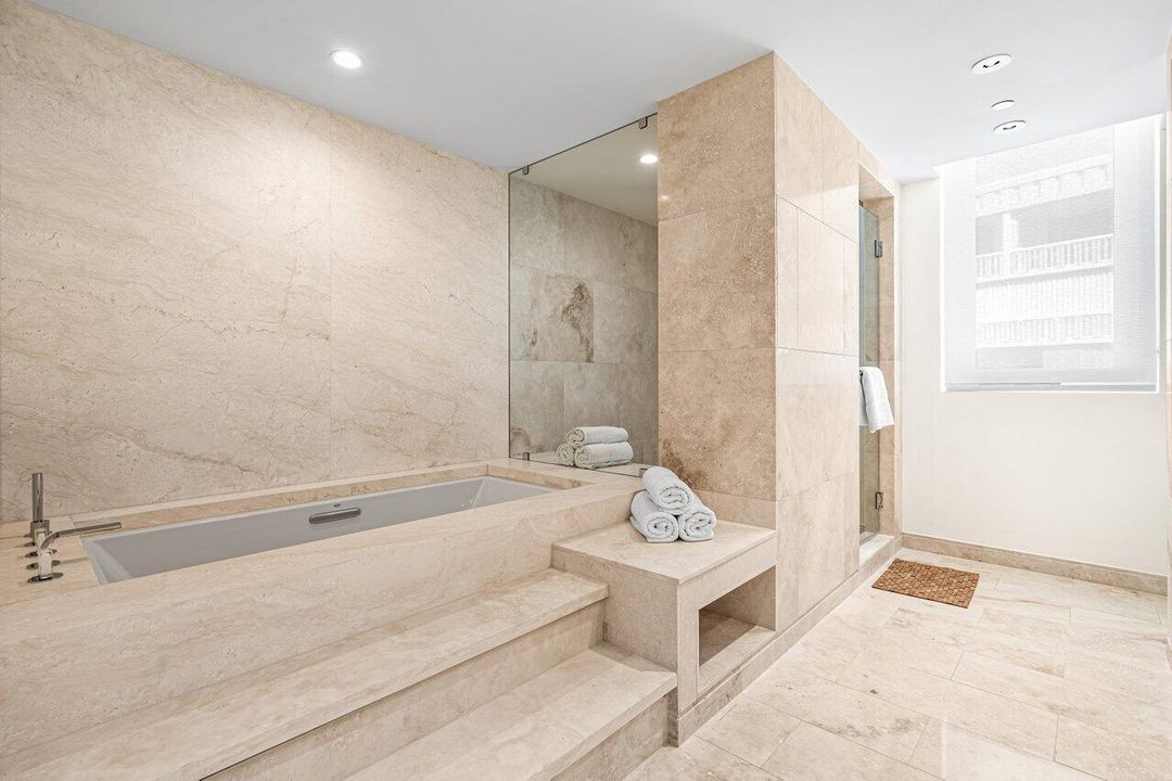 出租: $18,000 (2 贝兹, 3 浴室, 2608 平方英尺)