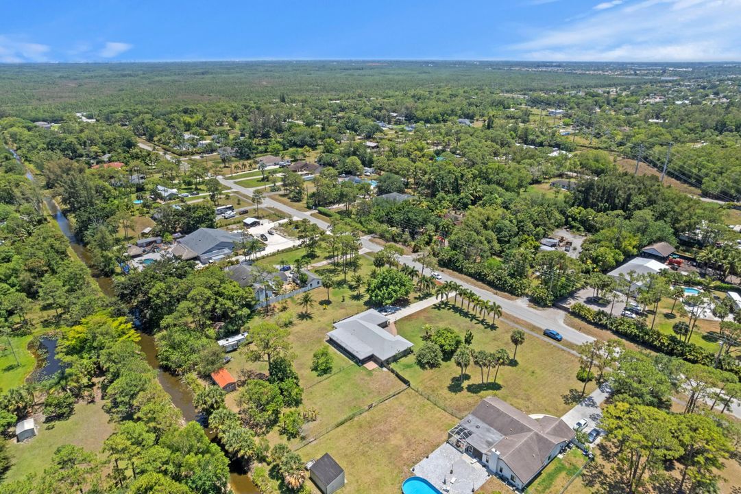 合同活跃: $640,000 (3 贝兹, 2 浴室, 2129 平方英尺)