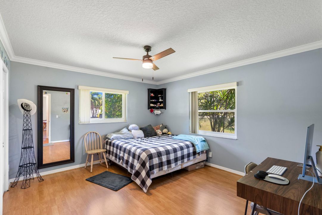 合同活跃: $640,000 (3 贝兹, 2 浴室, 2129 平方英尺)