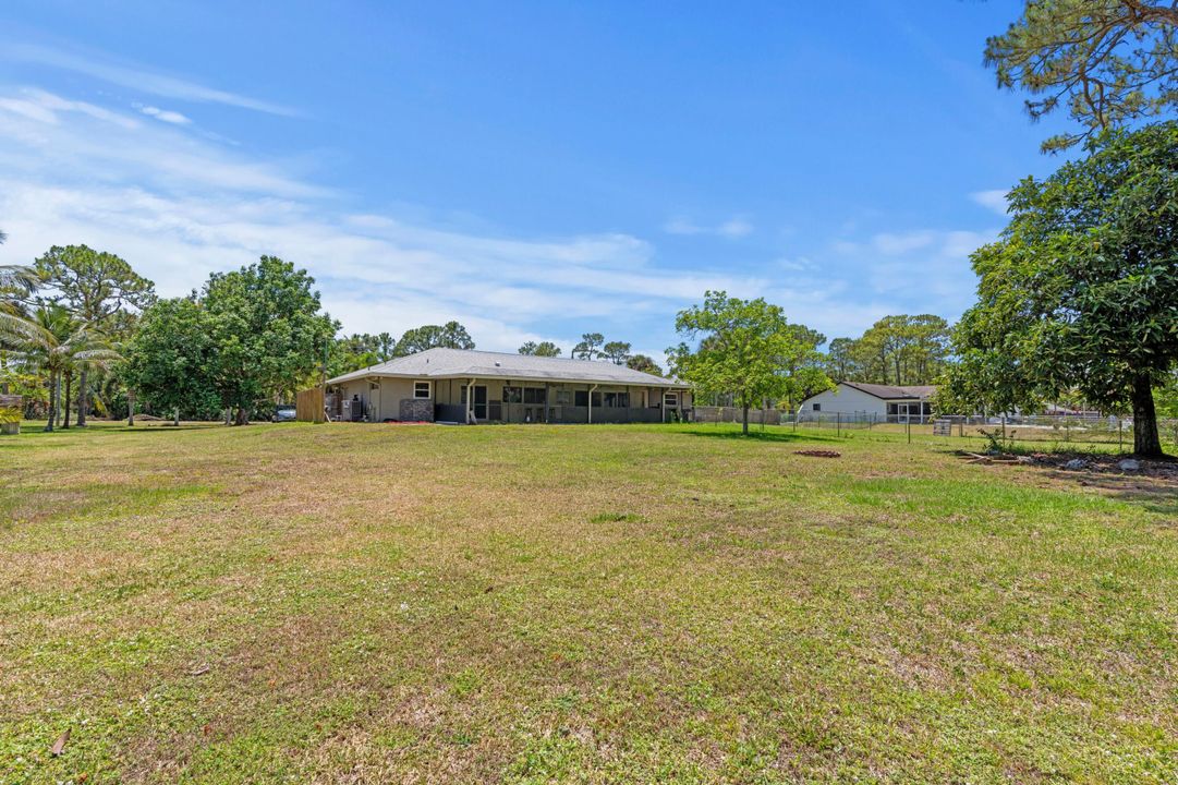 合同活跃: $640,000 (3 贝兹, 2 浴室, 2129 平方英尺)