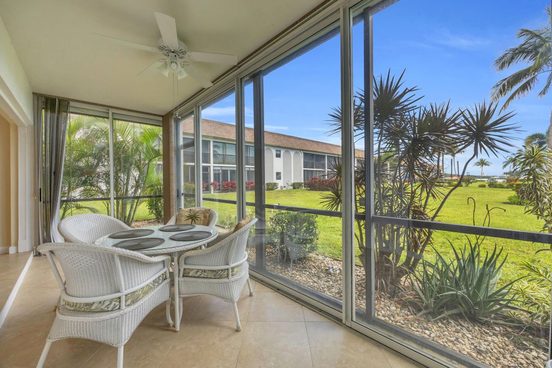 For Sale: $429,000 (2 beds, 2 baths, 1063 Square Feet)