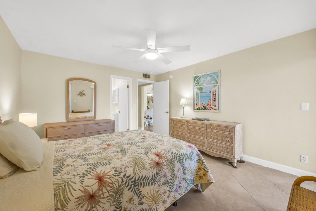 For Sale: $429,000 (2 beds, 2 baths, 1063 Square Feet)