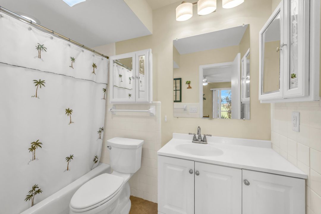 For Sale: $429,000 (2 beds, 2 baths, 1063 Square Feet)