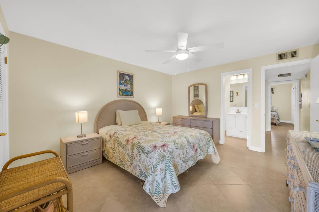 For Sale: $429,000 (2 beds, 2 baths, 1063 Square Feet)