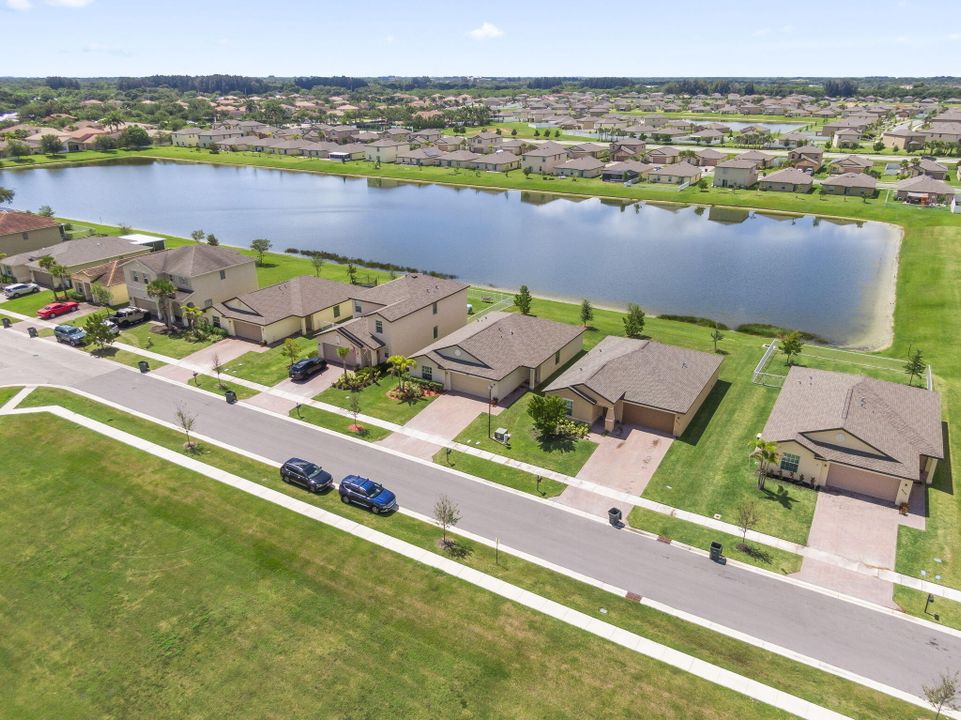 Active With Contract: $365,000 (4 beds, 2 baths, 1830 Square Feet)