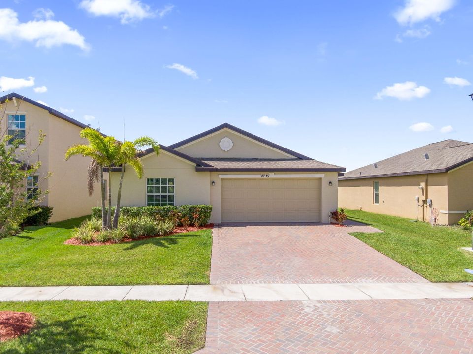 Active With Contract: $365,000 (4 beds, 2 baths, 1830 Square Feet)