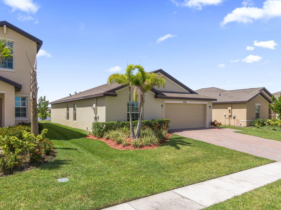 Active With Contract: $365,000 (4 beds, 2 baths, 1830 Square Feet)
