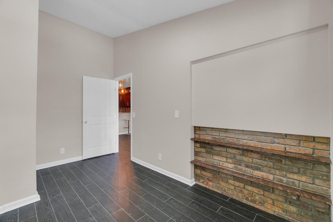 Active With Contract: $340,000 (4 beds, 2 baths, 1250 Square Feet)