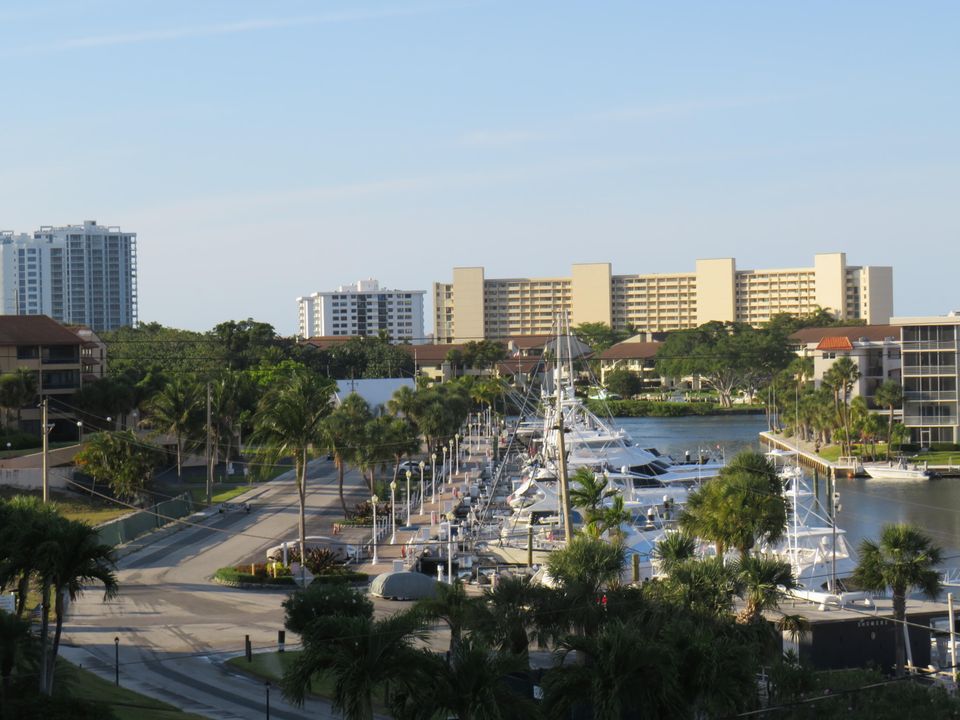 最近售出: $526,000 (3 贝兹, 3 浴室, 2156 平方英尺)