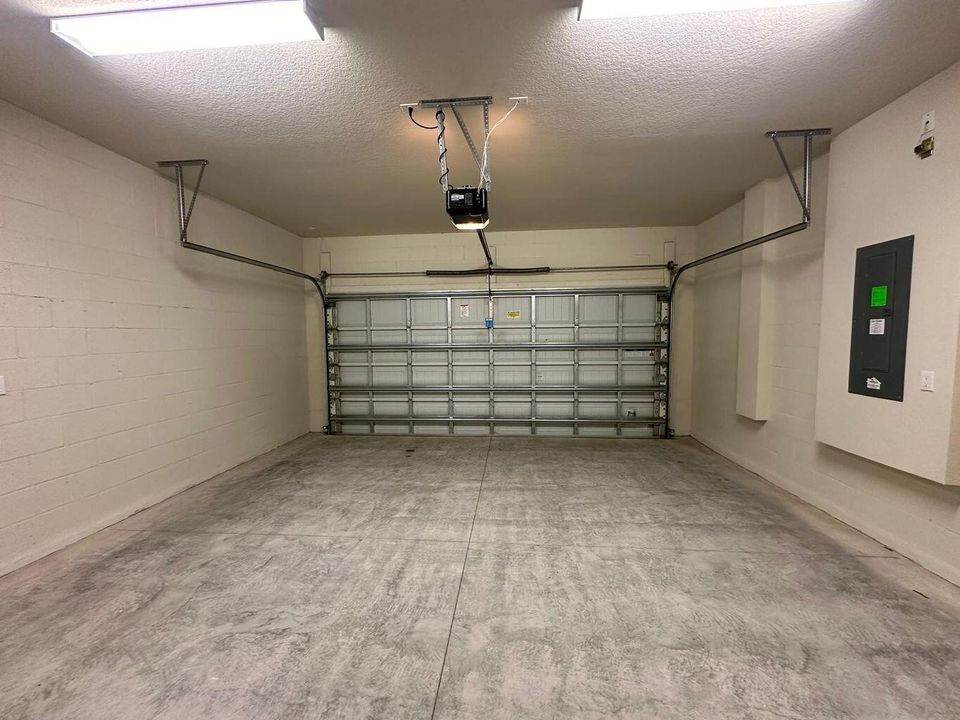 For Rent: $4,900 (2 beds, 2 baths, 1579 Square Feet)