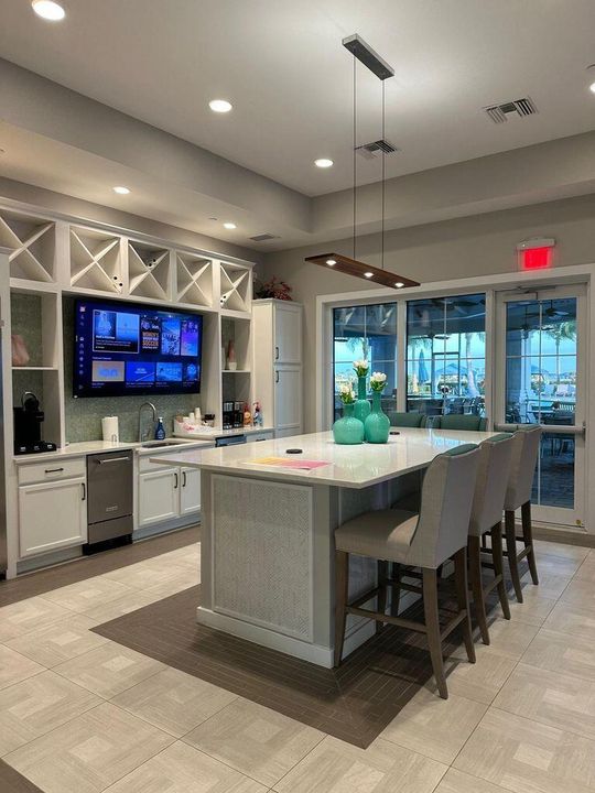 For Rent: $4,900 (2 beds, 2 baths, 1579 Square Feet)