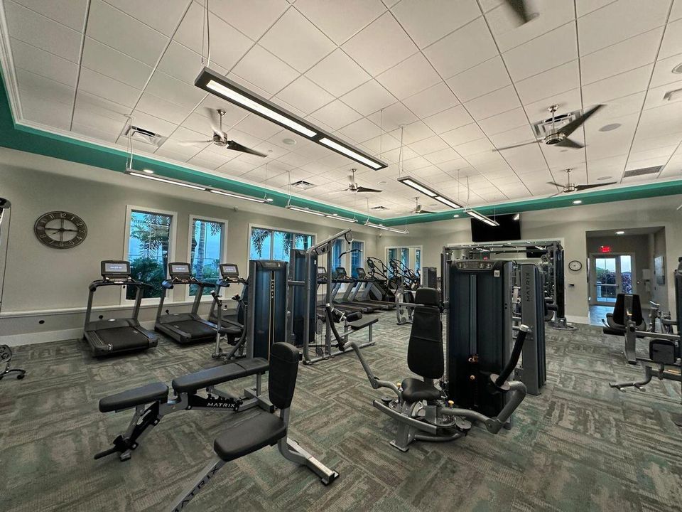 For Rent: $4,900 (2 beds, 2 baths, 1579 Square Feet)