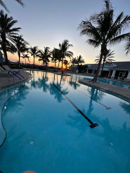 For Rent: $4,900 (2 beds, 2 baths, 1579 Square Feet)