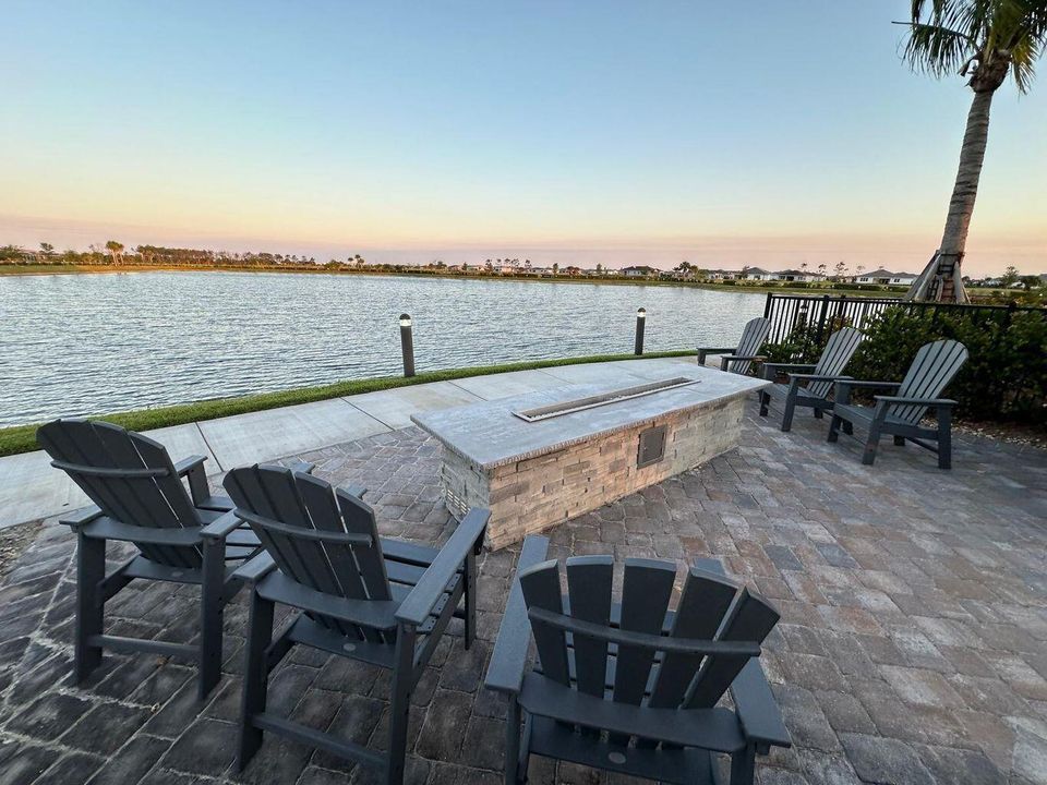 For Rent: $4,900 (2 beds, 2 baths, 1579 Square Feet)