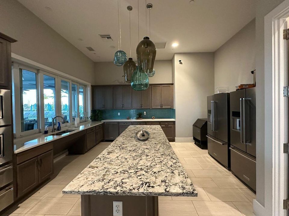 For Rent: $4,900 (2 beds, 2 baths, 1579 Square Feet)