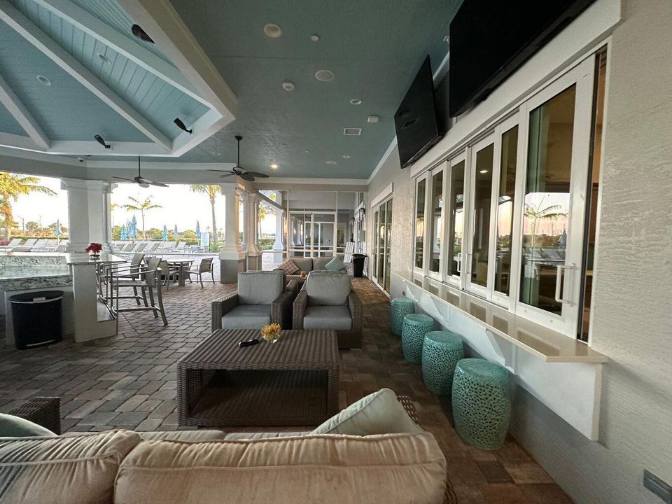 For Rent: $4,900 (2 beds, 2 baths, 1579 Square Feet)