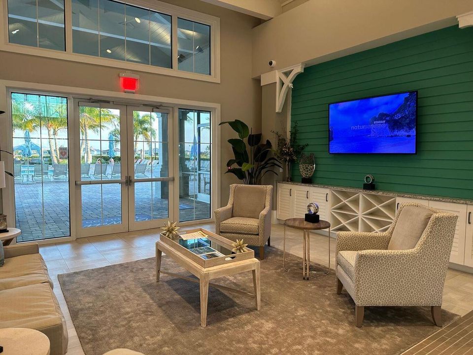 For Rent: $4,900 (2 beds, 2 baths, 1579 Square Feet)