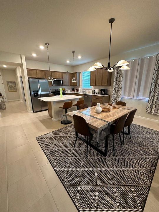 For Rent: $4,900 (2 beds, 2 baths, 1579 Square Feet)