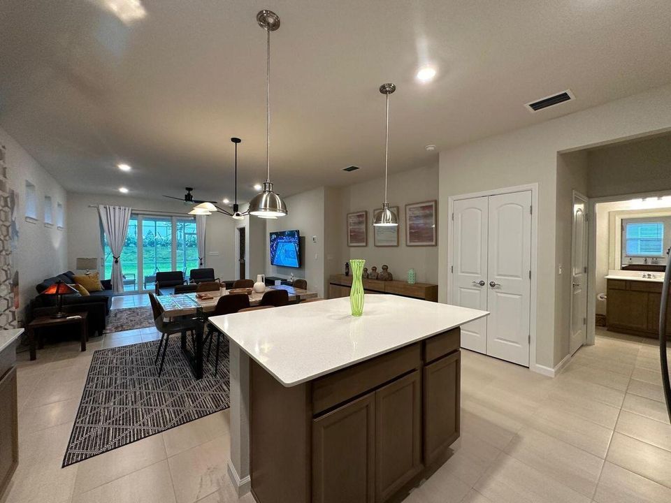 For Rent: $4,900 (2 beds, 2 baths, 1579 Square Feet)