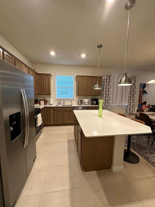 For Rent: $4,900 (2 beds, 2 baths, 1579 Square Feet)