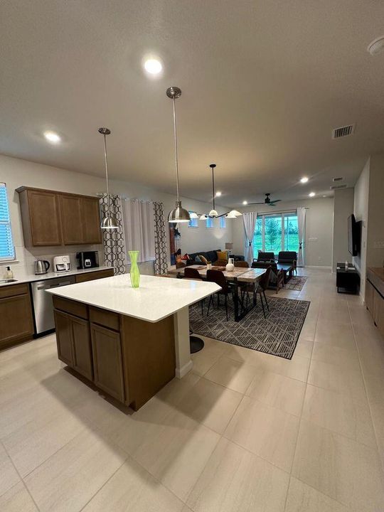 For Rent: $4,900 (2 beds, 2 baths, 1579 Square Feet)