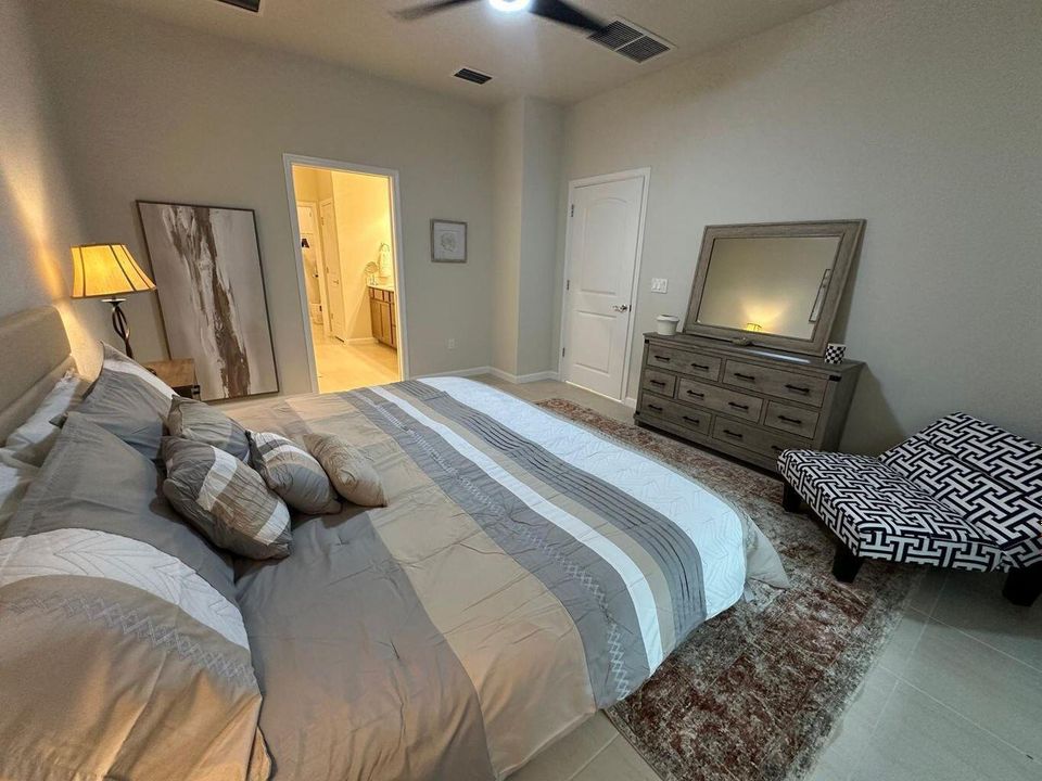 For Rent: $4,900 (2 beds, 2 baths, 1579 Square Feet)