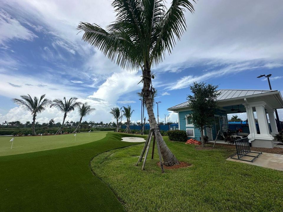 For Rent: $4,900 (2 beds, 2 baths, 1579 Square Feet)