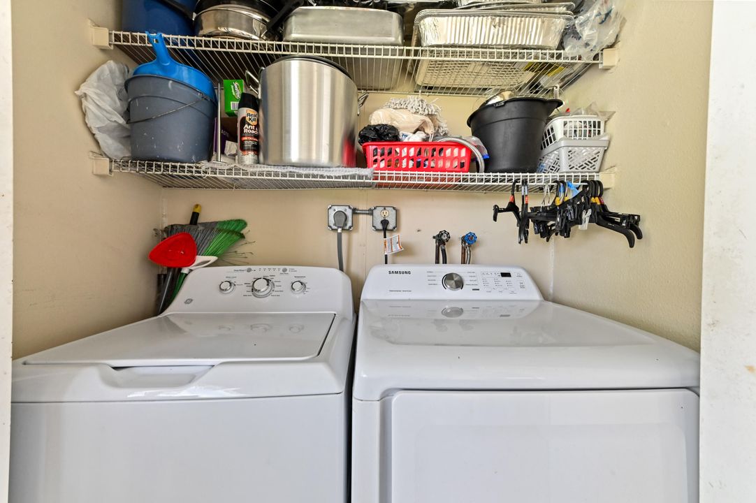 For Sale: $105,000 (2 beds, 2 baths, 880 Square Feet)