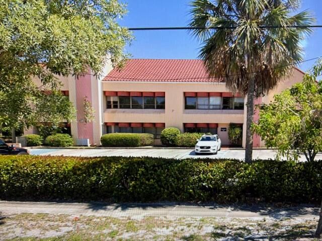 For Sale: $240,000 (0 beds, 0 baths, 1019 Square Feet)