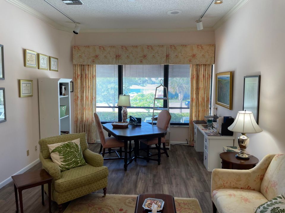 For Sale: $240,000 (0 beds, 0 baths, 1019 Square Feet)