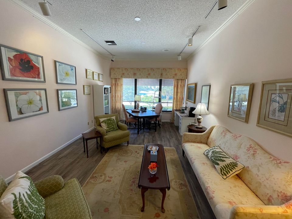 For Sale: $240,000 (0 beds, 0 baths, 1019 Square Feet)